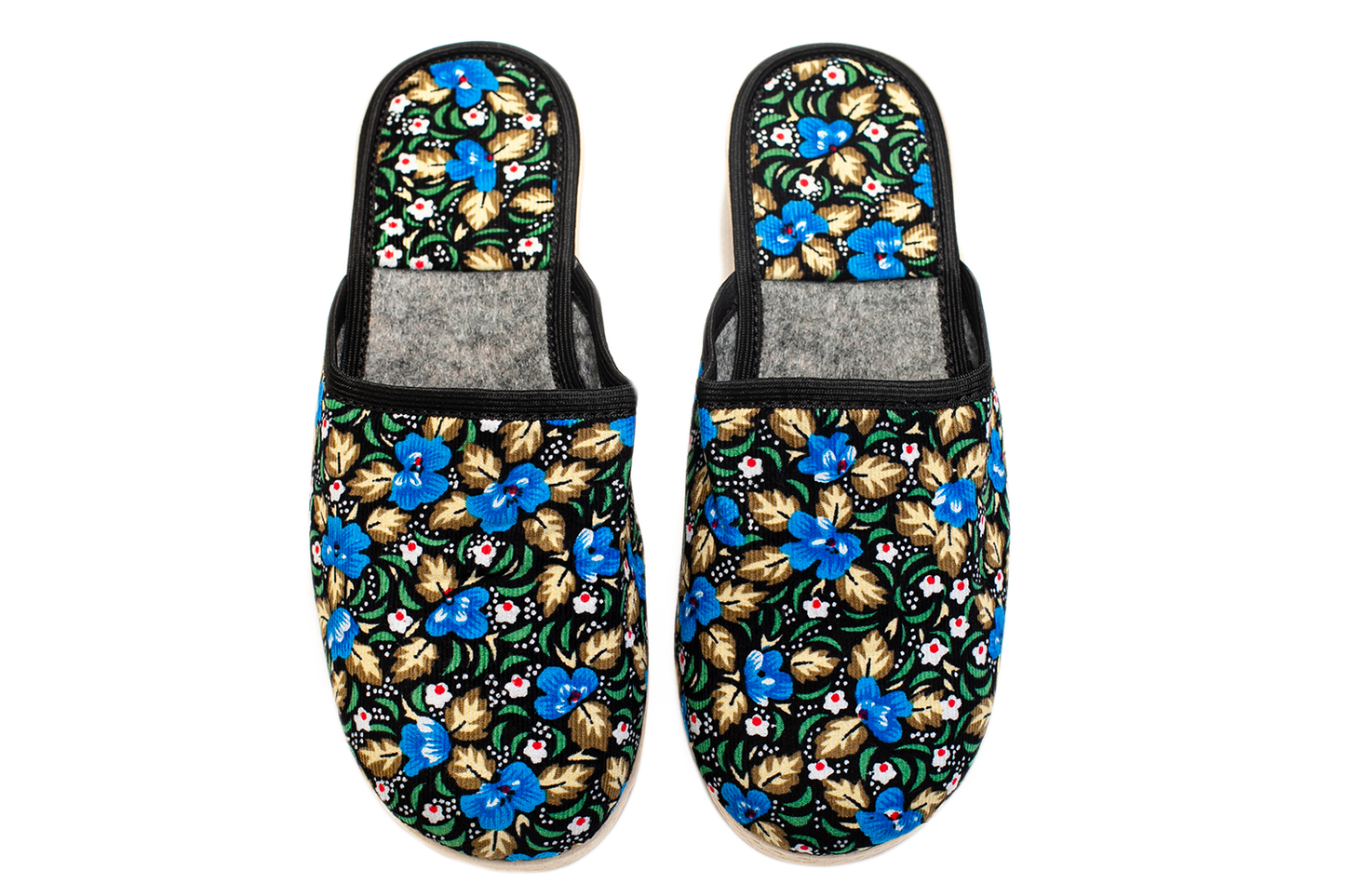 Дамски затворени пантофи BELSTA от черен велвет/Women's Closed Slippers BELSTA from Black Velvet with Pink Floral Prin