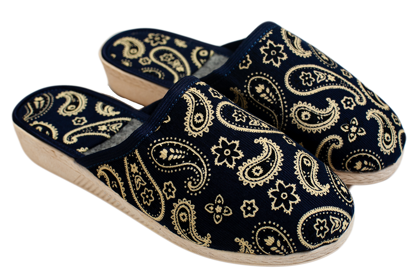 Дамски затворени пантофи BELSTA от черен велвет/Women's Closed Slippers BELSTA from Black Velvet with Pink Floral Prin