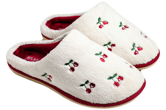 Опаковка: Дамски затворени чехли BELSTA от бяла махра с бродерия “плодове”/Size set: Women’s Closed BELSTA Slippers in White Terry with “Berry” Embroidery